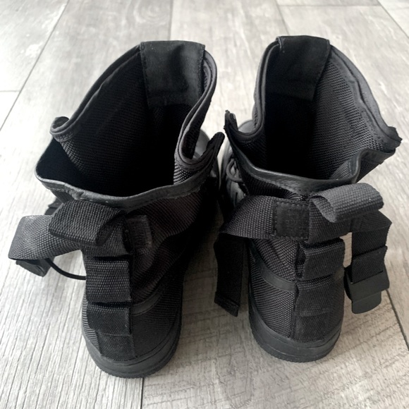 Nike SF Air Force 1 - high “triple black”. Womens size 8. BNWOT. Never worn - Picture 4 of 5